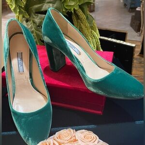 Prada Vintage Green Velvet Women's Pumps